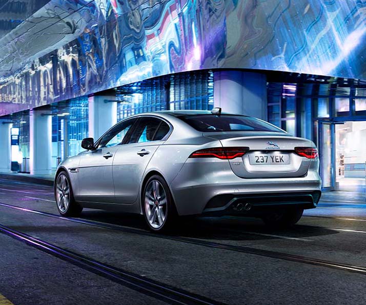 Jaguar XE im Autohaus Reichstein & OPitz in Jena