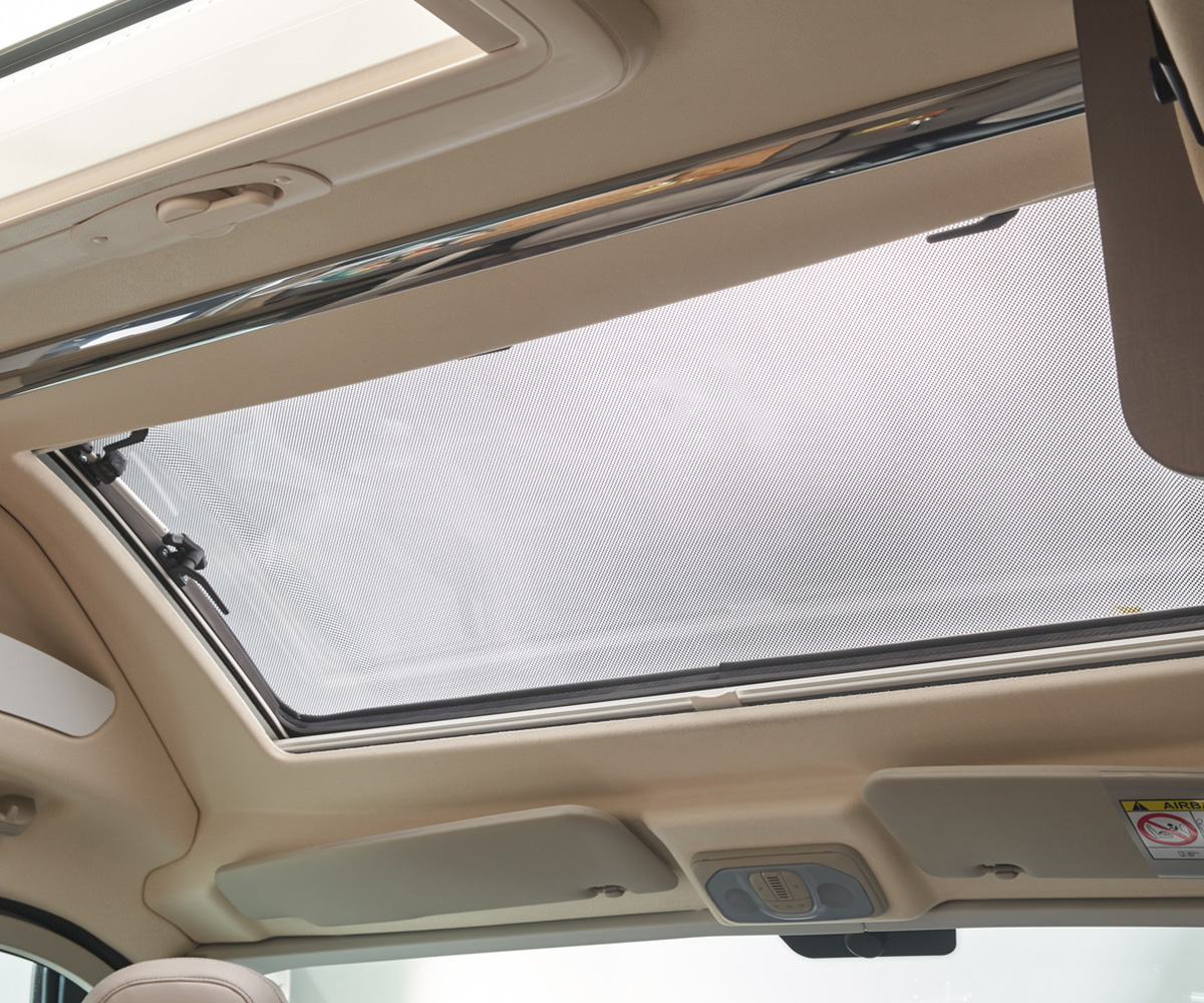 Tageslicht oder der Blick in die Sterne dank optionalem Sun Roof.